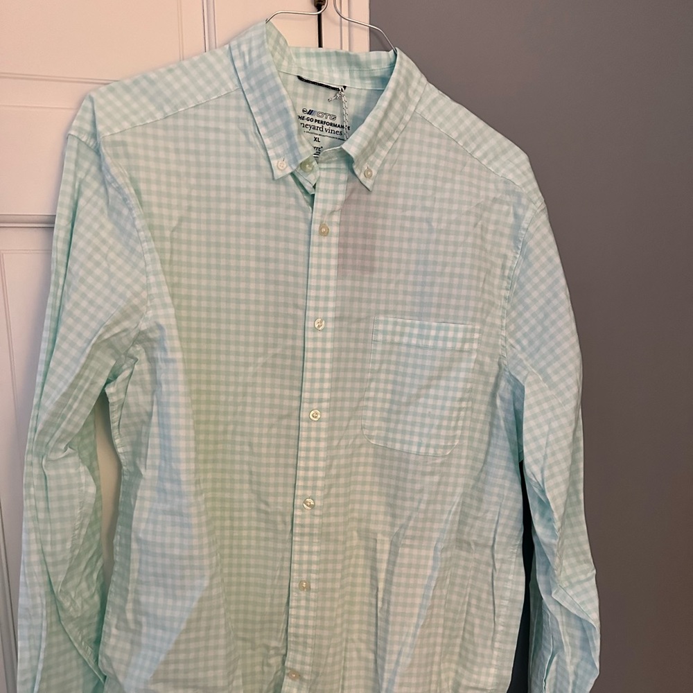 Men’s Vineyard Vines Button Down Shirt